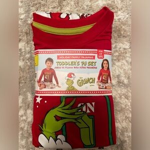 The Grinch Toddler's PJ Set size 4T-NWT